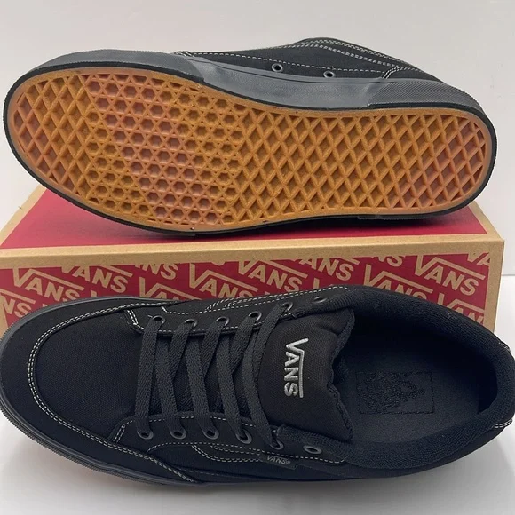 Vans Men’s Bearcat (Canvas) Black/Black
VN000DT2186
Sneakers - Picture 3 of 16
